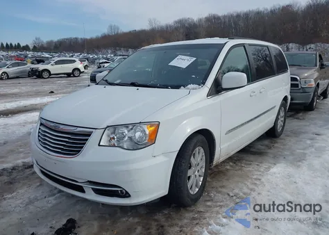 2015 Chrysler Town & Country Touring from USA, damaged, VIN 2C4RC1BG8FR699052